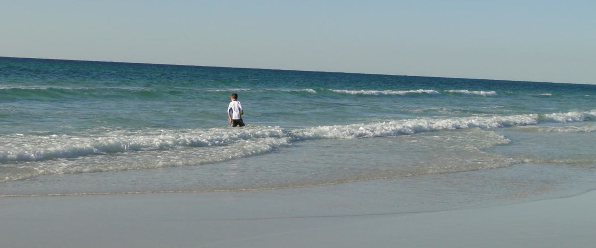 How Far Away Should Boats Stay When Visiting a Beach in Northwest Florida?